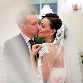 Малафеев лично опубликовал фотографии с прошедшей свадьбы с Комяковой