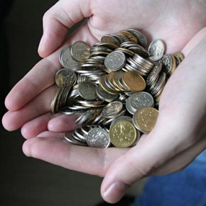 Минимальная заработная плата в Санкт-Петербурге на 2013 год составит 8326 рублей