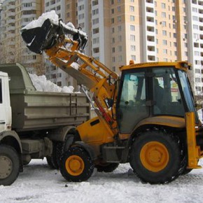 Стоимость ежедневной уборки снега в Петербурге оценивается в 25-30 миллионов рублей
