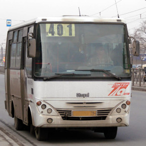 В Купчино столкнулись автобус и маршрутка: есть пострадавшие