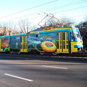 К маю в Петербурге граффити на трамваях и автобусах станет нормой