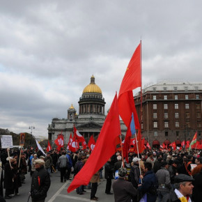Первомайские демонстрации в Петербурге: шествиям - да, митинги - не для всех