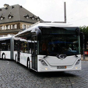 Самый длинный автобус в мире построила 