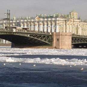 В Петербурге продолжаются пробные разводки мостов с перекрытием движения