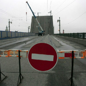 Дворцовый мост откроют только 20 мая, зато сроки капитального ремонта сократят