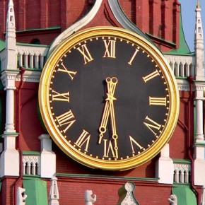 Перевод часов на зимнее время осенью 2013 станет темой дебатов в Госдуме