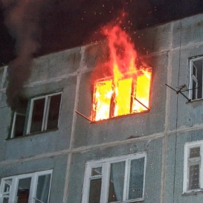 В жилом доме на улице Кржижановского произошел пожар с пострадавшим