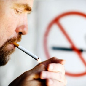 Штрафы за курение в общественных местах вступили в силу