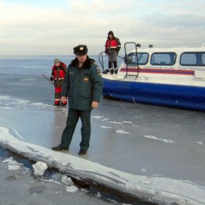 Выход на лед петербургских водоемов запрещен с 25 марта