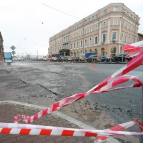 Площадь Труда закрыта до сентября из-за ремонта теплосетей