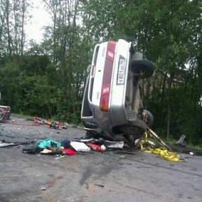 В лобовом ДТП под Красным Селом погибли три пассажира 