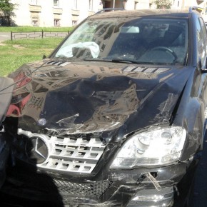 В ДТП на Лени Голикова столкнулись 17 машин, виновник погиб