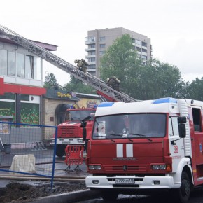 В пожаре на Витебском проспекте огнем уничтожены помещения VIP-сауны