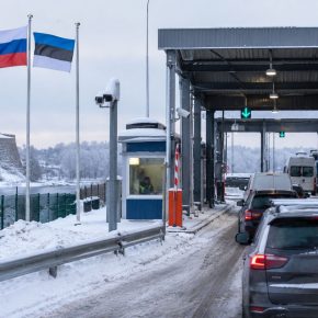 Пункты пропуска на границе с Эстонией, включая Ивангород, переходят на зимний режим