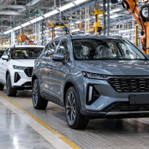 Автозаводы в Петербурге будут выпускать больше разных моделей автомобилей